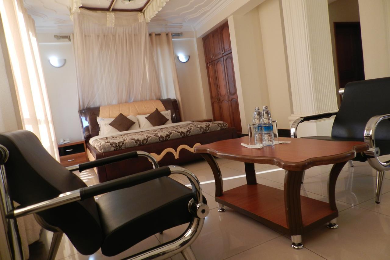 Hotel Jfrigh Makerere ภายนอก รูปภาพ